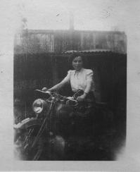 L&eacute;a JOSSE moto